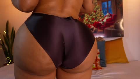 Dulce Maria online show from 21, 12, 2024