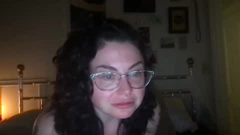 Snapshot of anythingtwice7 chatting on 24, 5, 2026 Mikey online show from 24, 5, 2026