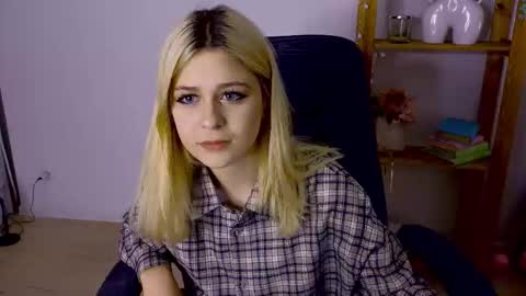 ApheliaStar online show from 11, 11, 2025