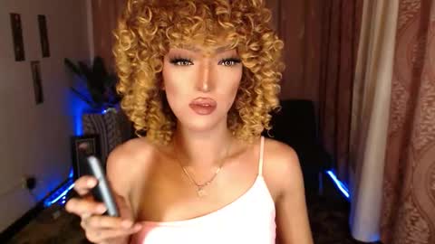 Snapshot of aphrodite_may chatting on 17, 9, 2025 kathryn online show from 17, 9, 2025