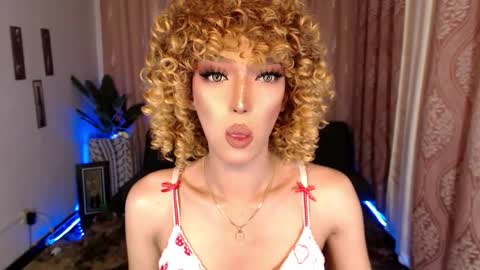 Snapshot of aphrodite_may chatting on 18, 9, 2025 kathryn online show from 18, 9, 2025