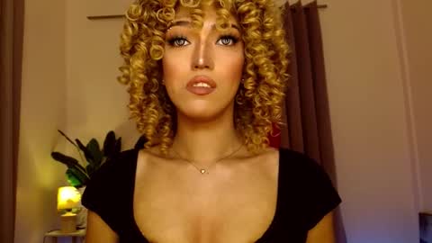 Snapshot of aphrodite_may chatting on 14, 3, 2026 kathryn online show from 14, 3, 2026