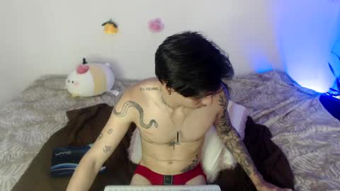 Snapshot of apolo01_ chatting on 1, 12, 2024 Apolo online show from 1, 12, 2024