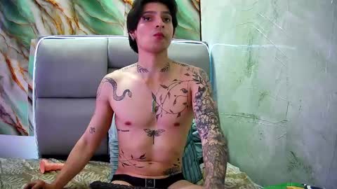 Snapshot of apolo01_ chatting on 5, 2, 2025 Apolo online show from 5, 2, 2025