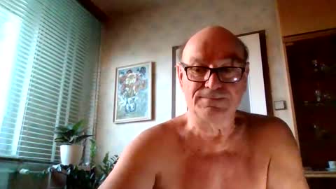 Adam online show from 29, 10, 2025