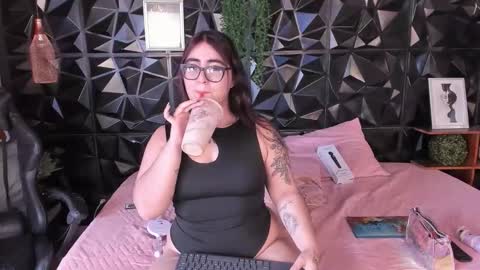 Snapshot of appril_foxx chatting on 1, 2, 2026 apprilfoxx online show from 1, 2, 2026