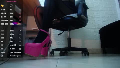 Aprhillove online show from 9, 10, 2025