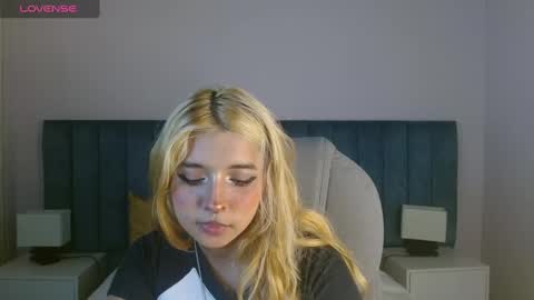 Snapshot of april__bunny chatting on 24, 1, 2025 April Bunny online show from 24, 1, 2025