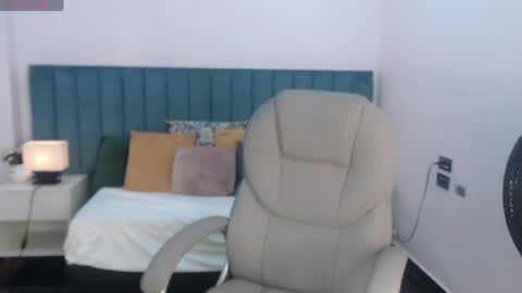 Snapshot of april__bunny chatting on 14, 5, 2026 April Bunny online show from 14, 5, 2026