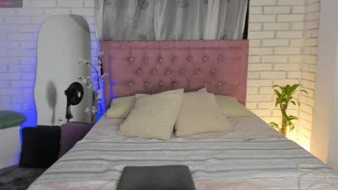 Snapshot of april_scarlett chatting on 12, 1, 2025 Scarlett Independent Model online show from 12, 1, 2025