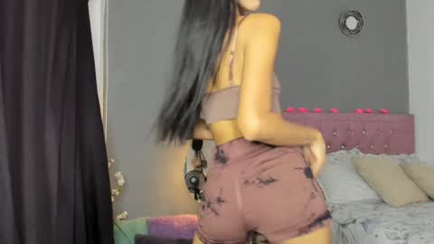 Snapshot of april_scarlett chatting on 2, 2, 2025 Scarlett Independent Model online show from 2, 2, 2025