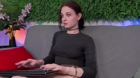 Snapshot of aprilavery chatting on 5, 3, 2025 April online show from 5, 3, 2025