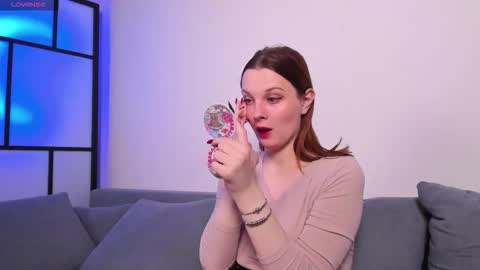 Snapshot of aprilavery chatting on 4, 10, 2025 April online show from 4, 10, 2025