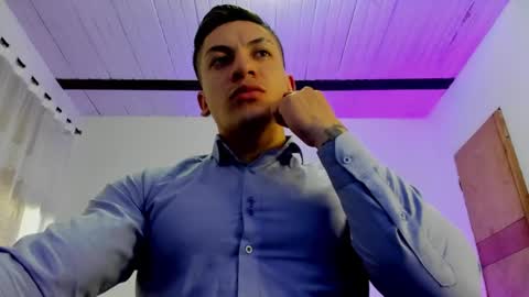 Snapshot of aquiles_51 chatting on 28, 1, 2025 Jonathan online show from 28, 1, 2025