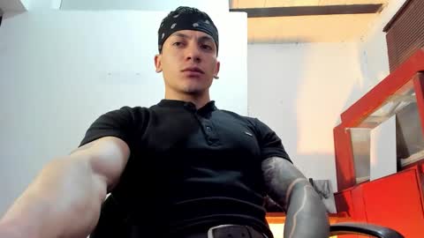 Snapshot of aquiles_51 chatting on 10, 10, 2025 Jonathan online show from 10, 10, 2025