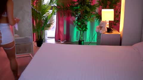 Snapshot of arabian_beautyy chatting on 6, 2, 2026 IsaBella online show from 6, 2, 2026