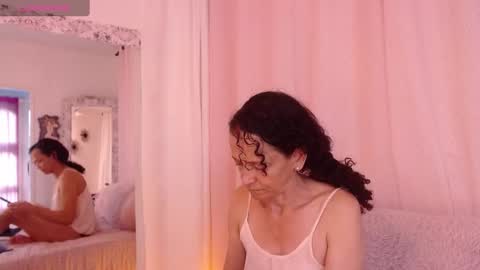 Snapshot of arabiel chatting on 1, 2, 2025 Nadia Cyel online show from 1, 2, 2025