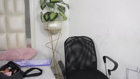   online show from 24, 9, 2025