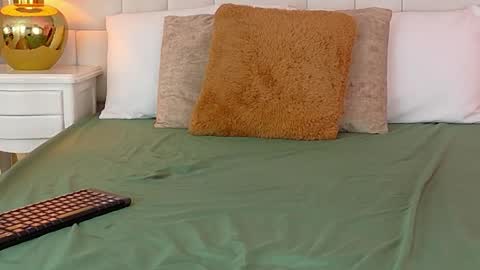     online show from 11, 4, 2026