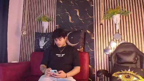 Snapshot of arcano__rh chatting on 11, 5, 2026 Loki online show from 11, 5, 2026