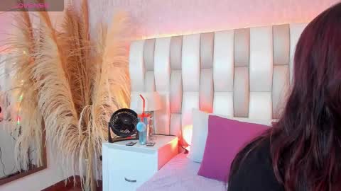 ari_lynn_ online show from 13, 1, 2026