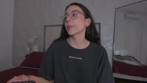 Snapshot of ari_wilde chatting on 3, 5, 2026 Ari Wilde online show from 3, 5, 2026