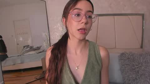Snapshot of ari_wilde chatting on 28, 5, 2026 Ari Wilde online show from 28, 5, 2026