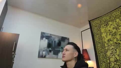 aria y orien  online show from 19, 10, 2025