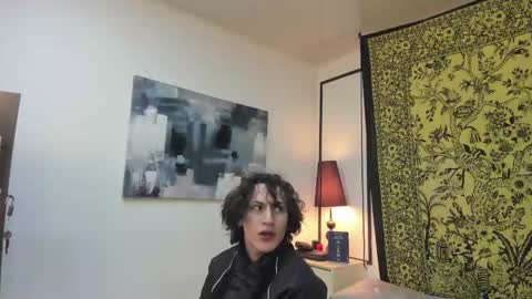 aria y orien  online show from 5, 12, 2025