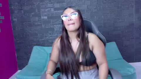Snapshot of aria_bliss91 chatting on 4, 8, 2026 Aria online show from 4, 8, 2026