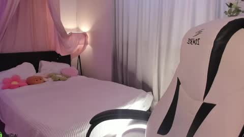 aria_mila online show from 28, 5, 2026