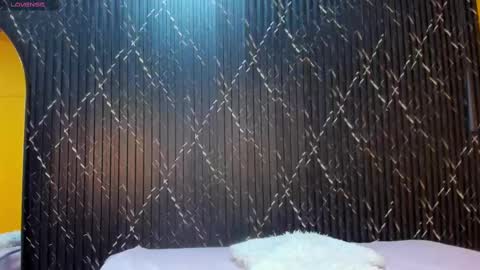 Aria Millers  online show from 12, 10, 2025