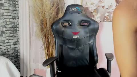 Snapshot of aria_velvet_ chatting on 5, 6, 2026 Ariana online show from 5, 6, 2026