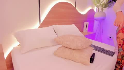 Snapshot of ariadna_boneville chatting on 29, 5, 2026 A R I A D N A online show from 29, 5, 2026