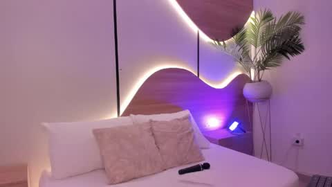 Snapshot of ariadna_boneville chatting on 31, 5, 2026 A R I A D N A online show from 31, 5, 2026