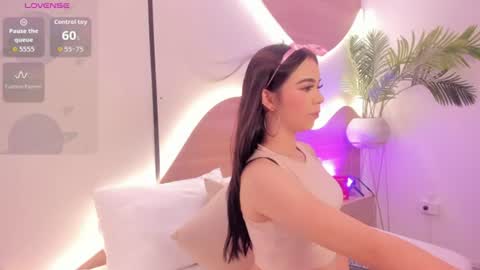 Snapshot of ariadna_boneville chatting on 9, 7, 2026 A R I A D N A online show from 9, 7, 2026