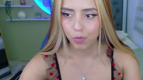 Snapshot of ariah_cute chatting on 17, 6, 2026 ariah_cute online show from 17, 6, 2026
