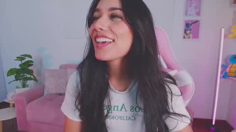   online show from 14, 10, 2025