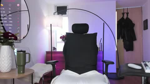 Snapshot of ariana_fitl chatting on 6, 2, 2026 DaniAri - dimension X at night NY time online show from 6, 2, 2026