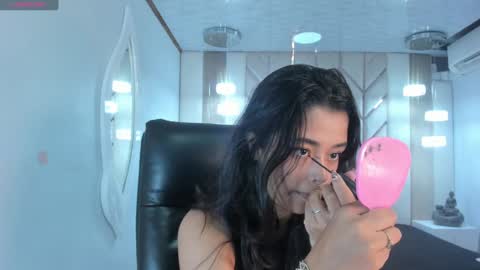 Snapshot of ariana_pierce chatting on 4, 12, 2024 Ariana online show from 4, 12, 2024