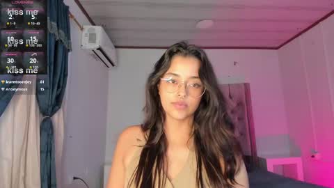 Snapshot of ariana_pierce chatting on 7, 12, 2024 Ariana online show from 7, 12, 2024