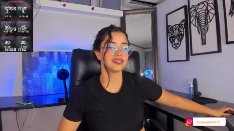 Snapshot of ariana_pierce chatting on 22, 2, 2025 Ariana online show from 22, 2, 2025