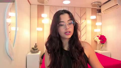 Snapshot of ariana_pierce chatting on 10, 3, 2025 Ariana online show from 10, 3, 2025