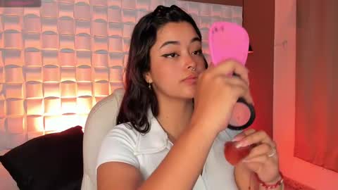 Snapshot of ariana_pierce chatting on 13, 9, 2025 Ariana online show from 13, 9, 2025
