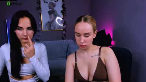 Snapshot of ariana_ross7 chatting on 8, 10, 2025 ariana_ross7 online show from 8, 10, 2025