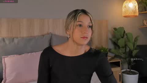 Snapshot of ariana_rosse__ chatting on 6, 7, 2026 Ariana online show from 6, 7, 2026