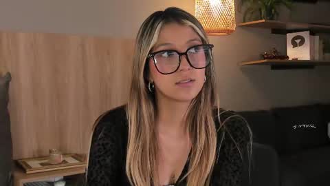 Snapshot of ariana_rosse__ chatting on 25, 7, 2026 Ariana online show from 25, 7, 2026