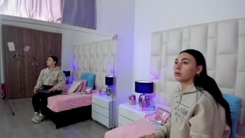  ariana  online show from 22, 11, 2025