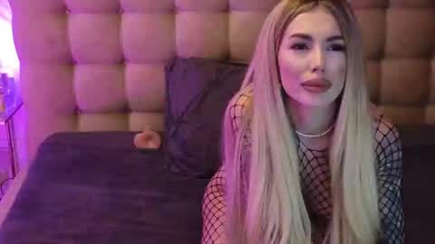 Snapshot of arianaari88 chatting on 9, 3, 2025 Ariana online show from 9, 3, 2025