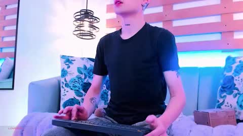 Ari  online show from 1, 10, 2025